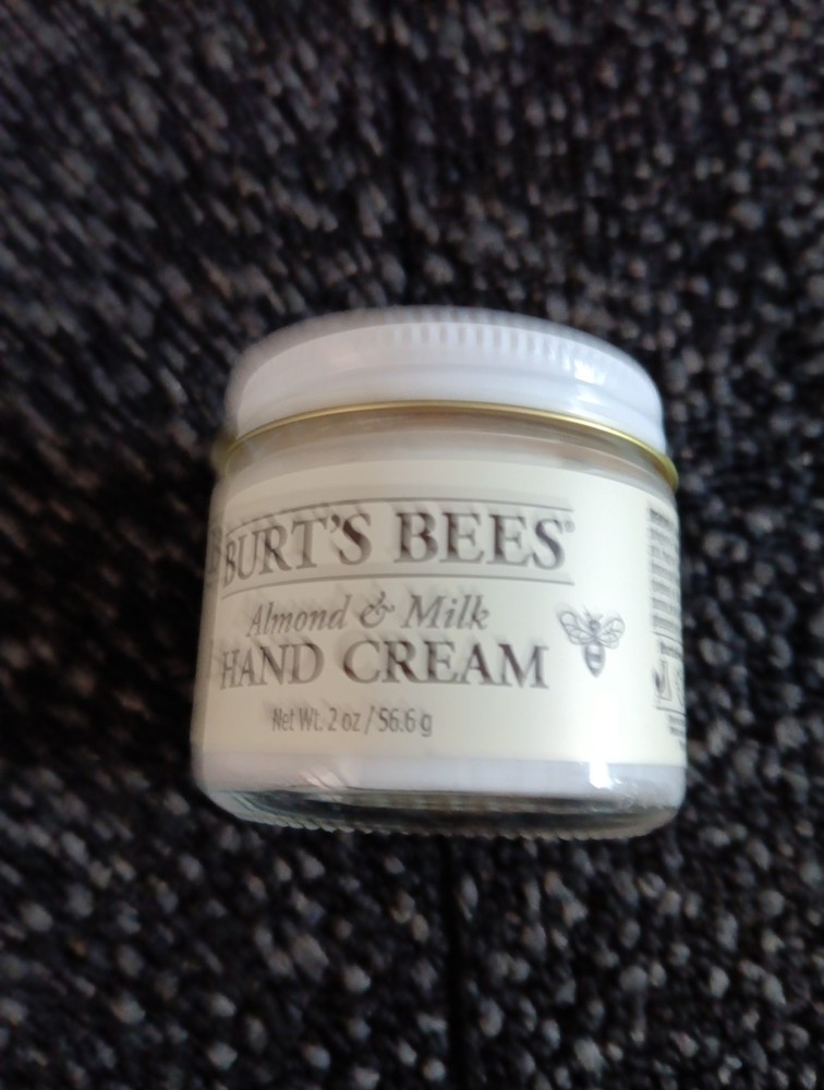 Burt’s Bees Almond and Milk Hand Cream 2 oz. New Free Shipping M110