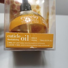 Cuccio Naturale Revitalizing Cuticle Oil 2.5oz Milk & Honey New in Box