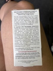 Neutrogena Norwegian Formula Dry Hand Cream, Fragrance-Free, 2 oz. New In Box