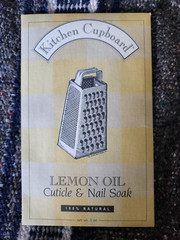 Burt’s Bees – 1997 – Kitchen Cupboard – Lemon Oil – Cuticle & Nail Soak – 1 oz