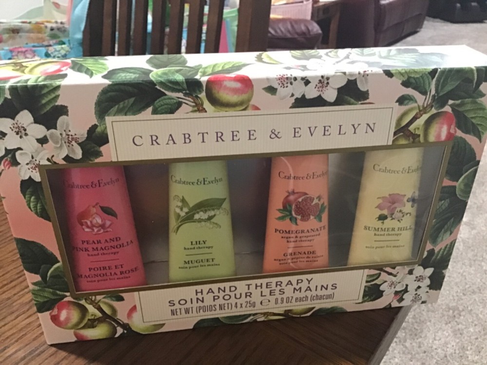 CRABTREE EVEYLN HAND THERAPY SUMMERHILL POMEGRANATE LILY PEAR MAGNOLIA SET/4