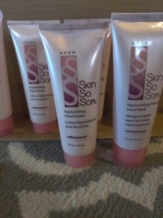 Avon Skin So Soft Restorative Peel Off Hand Mask and hand cream lot 3.4 Oz NOS
