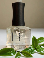 NELLA NAIL & CUTICLE MOISTURIZING TREATMENT FOR HANDS & FEET *SCENT- GREEN TEA