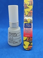 REVLON CUTICLE T.L.C. Intensive Oil Treatment w/Free Jumbo Elegant Emery Board
