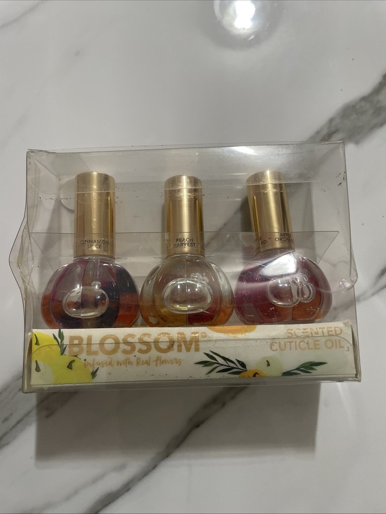 Blossom Scented Cuticle Oil Infused Apple, Cinnamon, Peach DENTED BOX