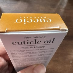 Cuccio Milk & Honey Cuticle Revitalizing Oil – 0.33 Fl Oz