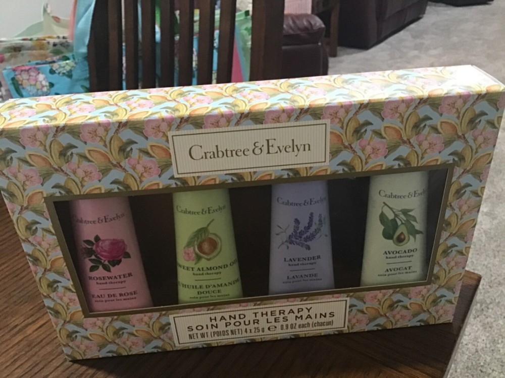 CRABTREE EVEYLN HAND THERAPY AVOCADO LAVENDER SWEET ALMOND OIL ROSEWATER SET/4
