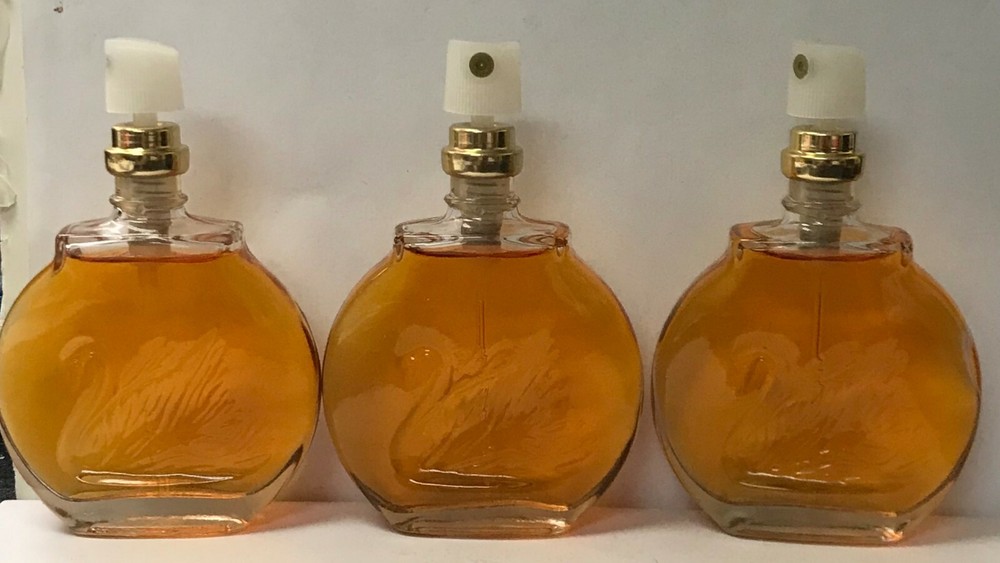 3 Vanderbilt by Gloria Vanderbilt Eau de Toilette 1 oz / 30 ml Spray No Cap