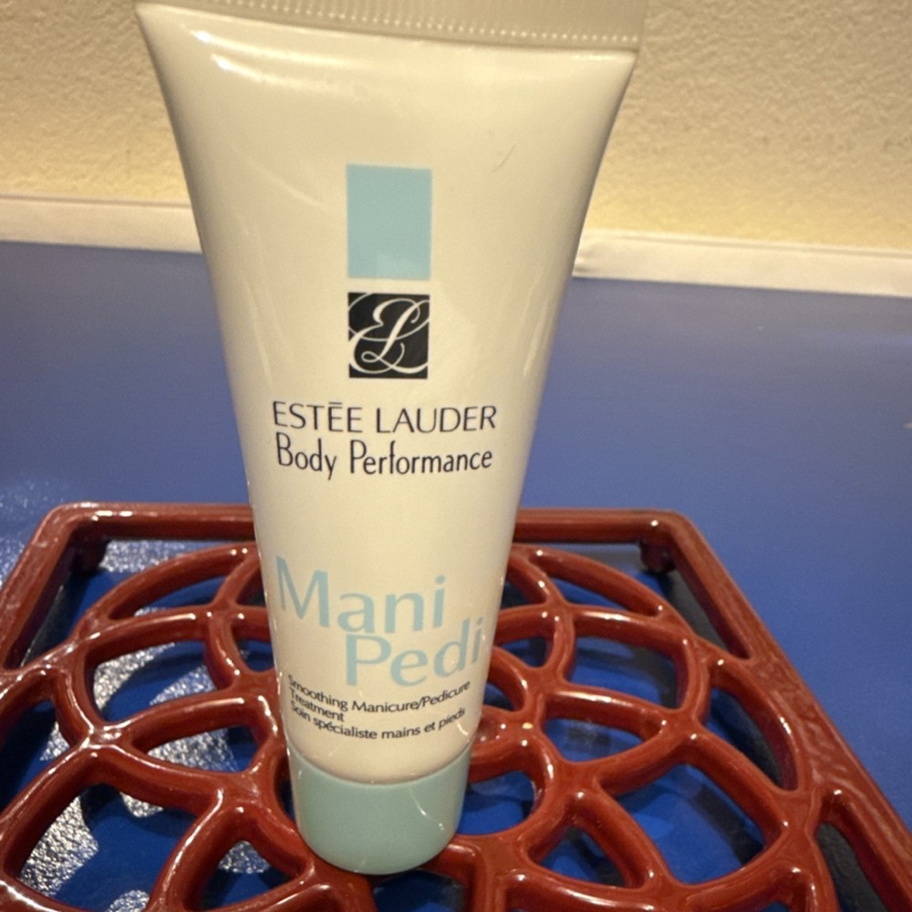 Estée Lauder Body Performance Mani Pedi Cuticle Nourishing Cream 1 fl oz 30 ml