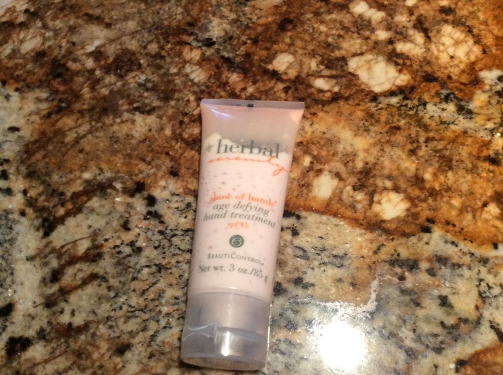 BeautiControl Herbal Serenity Show of Hands Age Defying hand treatment SPF 15
