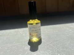 15ml Serum, Made With All Organic Ingredients To Grow And Strengthen Your Nails.