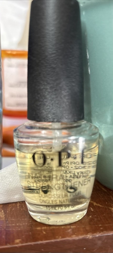 OPI – Natural Nail Strengthener 15mL/ 0.5 fl. oz. NT T60