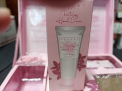 Nougat The Scent Of Heavenly Hands ~ Cherry Blossom ~ Hand Care Set
