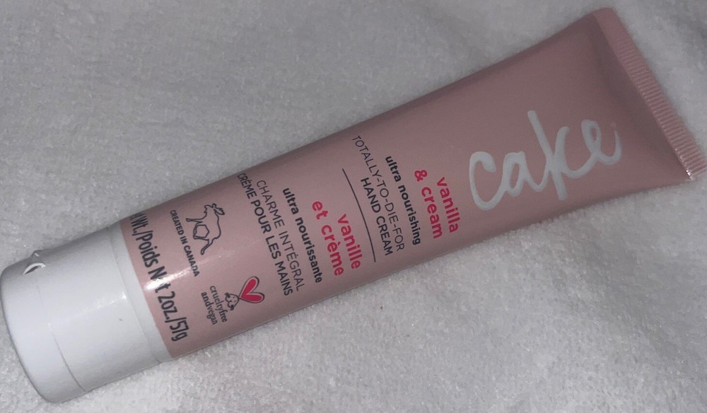Cake Vanilla & cream ultra nourishing totally-to-die-for hand cream 2oz ❤️
