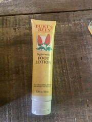 Burt’s Bees Set Tin Cream Hand Salve Lip Balm Peppermint Res-Q Lemon Repair Foot