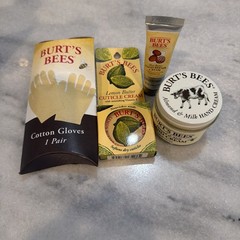 Burt’s Bees Hand Repair Kit Hand Cream Cotton Gloves Cuticle Creme New Gift Set