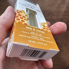 Cuccio Milk & Honey Cuticle Revitalizing Oil – 0.33 Fl Oz