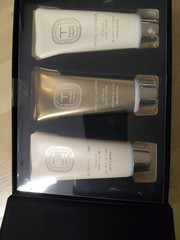 Tahari T Hand Care Limited Edition 3pc Scented Hand Cream Gift Set 100ml