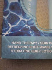 CRABTREE & EVELYN LA SOURCE GIFT SET HAND THERAPY, BODY WASH, LOTION, LOOFAH