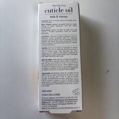 Cuccio Naturale Revitalizing Roll-On Cuticle Oil Milk & Honey 10 ml