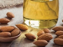 Cuccio Naturale Sweet Almond Revitalizing 2.30 Fl Oz (Pack of 1), B08TQ83Z4V