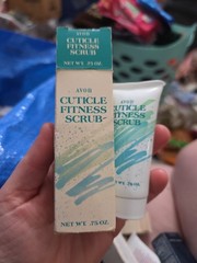 AVON CUTICLE FITNESS SCRUB/W MINI NAIL BRUSH, ..75 oz *NIB* OLD STOCK