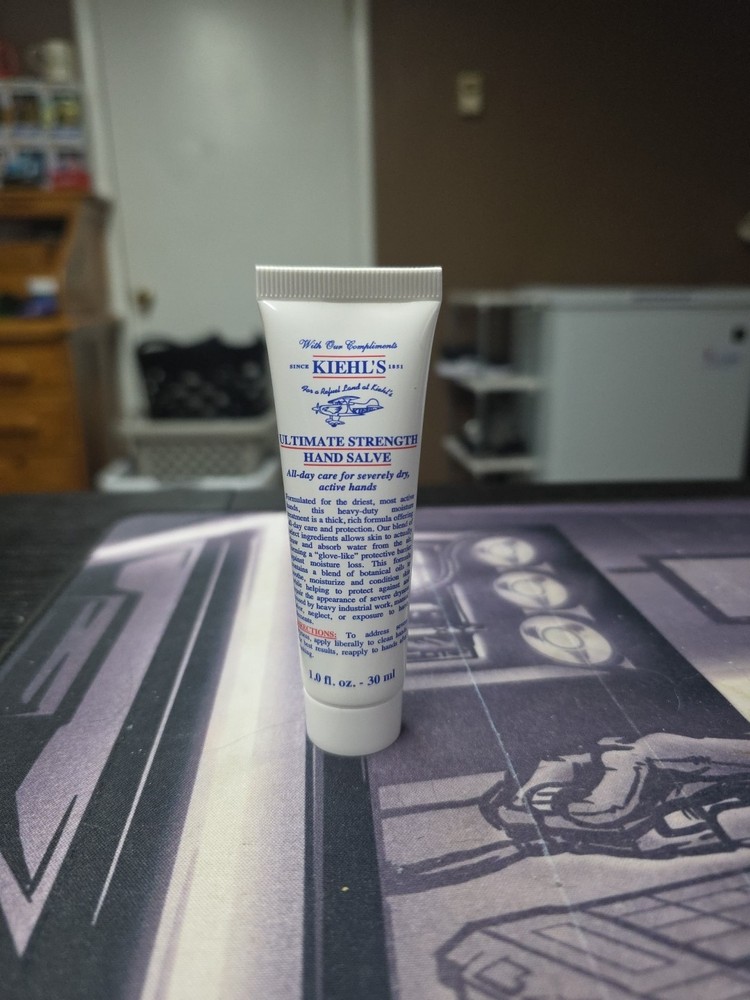 Kiehl’s Ultimate Strength Hand Salve For Active Hands 1 oz/30ml New Without Box