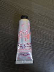 New/Sealed L’Occitane CHERRY BLOSSOM Hand Cream 30ml Free Ship