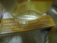 2x CUCCIO REVITALIZE NAILS CUTICLE NATURAL OIL MILK & HONEY 2.5oz (75ml) NEW NIB