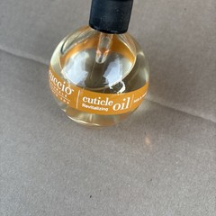 Cuccio Naturale Revitalizing Cuticle Oil Paraben Free Milk & Honey – 2.5 Oz