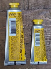 Lot 2 L’ Occitane DELIGHTFUL TEA Light Hand Cream 30ml and 10ml