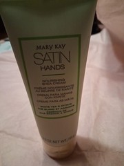 MaryKay Satin Hands White Tea And Citrus Hand Cream 3.9 Sealed And New