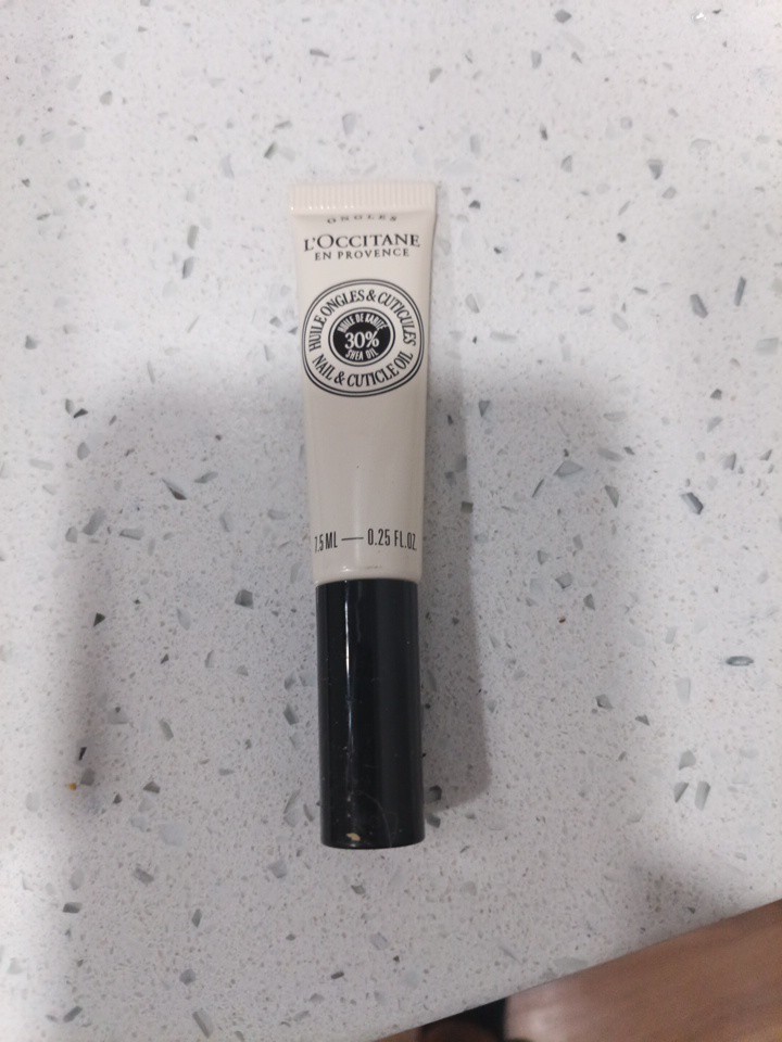 L’Occitane Nourishing Nail Cuticle Oil with 30% Shea Oil 0.25 oz