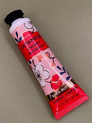 BATH & BODY WORKS SHEA BUTTER JAPANESE CHERRY BLOSSOM HAND CREAM – 29mL