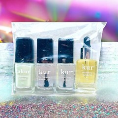 Londontown INC. All the Sage Mani Set New in Sealed Package MRSP $75