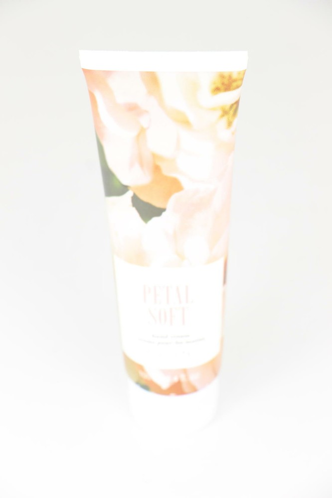 8 PACK Avon Petal Soft HandCream 3.4 Oz Vanilla Brown Sugar Caramel P6