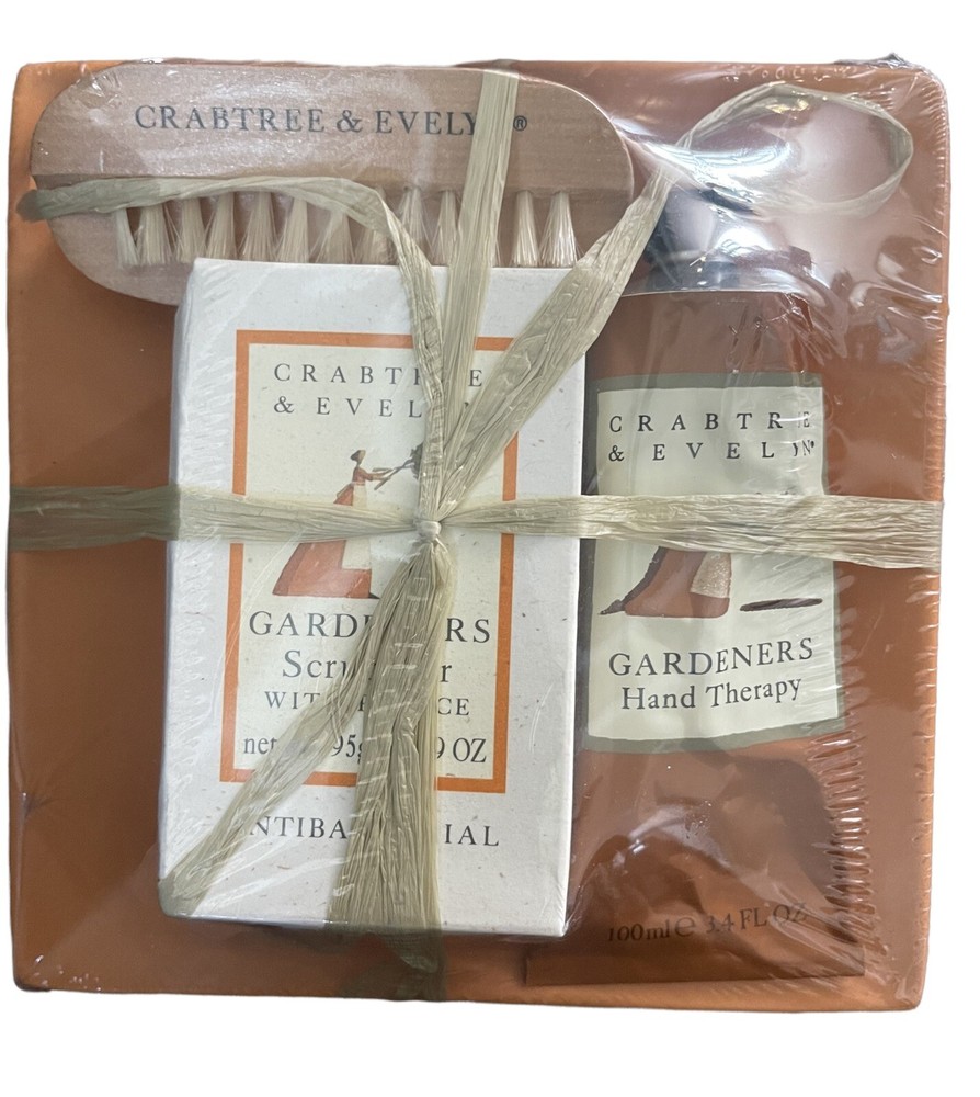 Crabtree & Evelyn Gardeners Hand Therapy, Scrub Bar, Brush, Carrot Soap Dish Set
