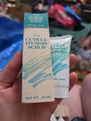 AVON CUTICLE FITNESS SCRUB/W MINI NAIL BRUSH, ..75 oz *NIB* OLD STOCK